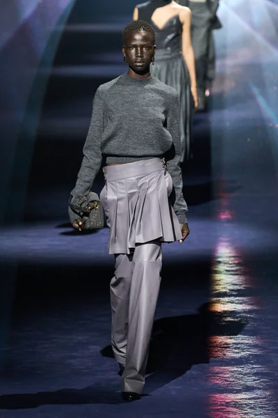 Look 11